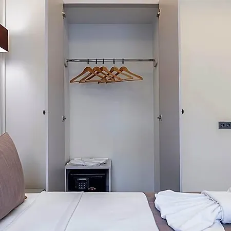 Pera Luna Premium 4*