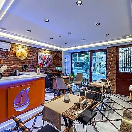 Ξενοδοχείο Pera Luna Premium 4*