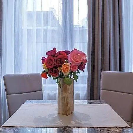 فندق Peraluna Premium 4*