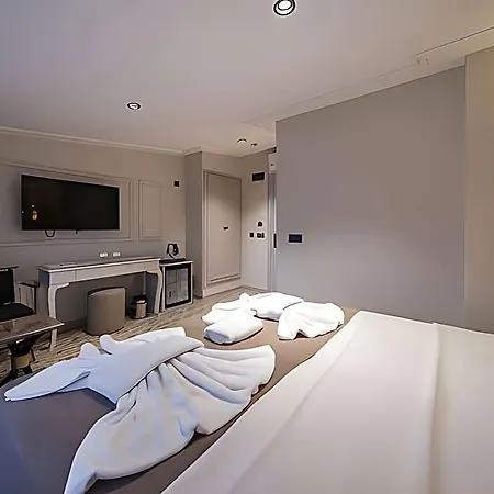 فندق Peraluna Premium
